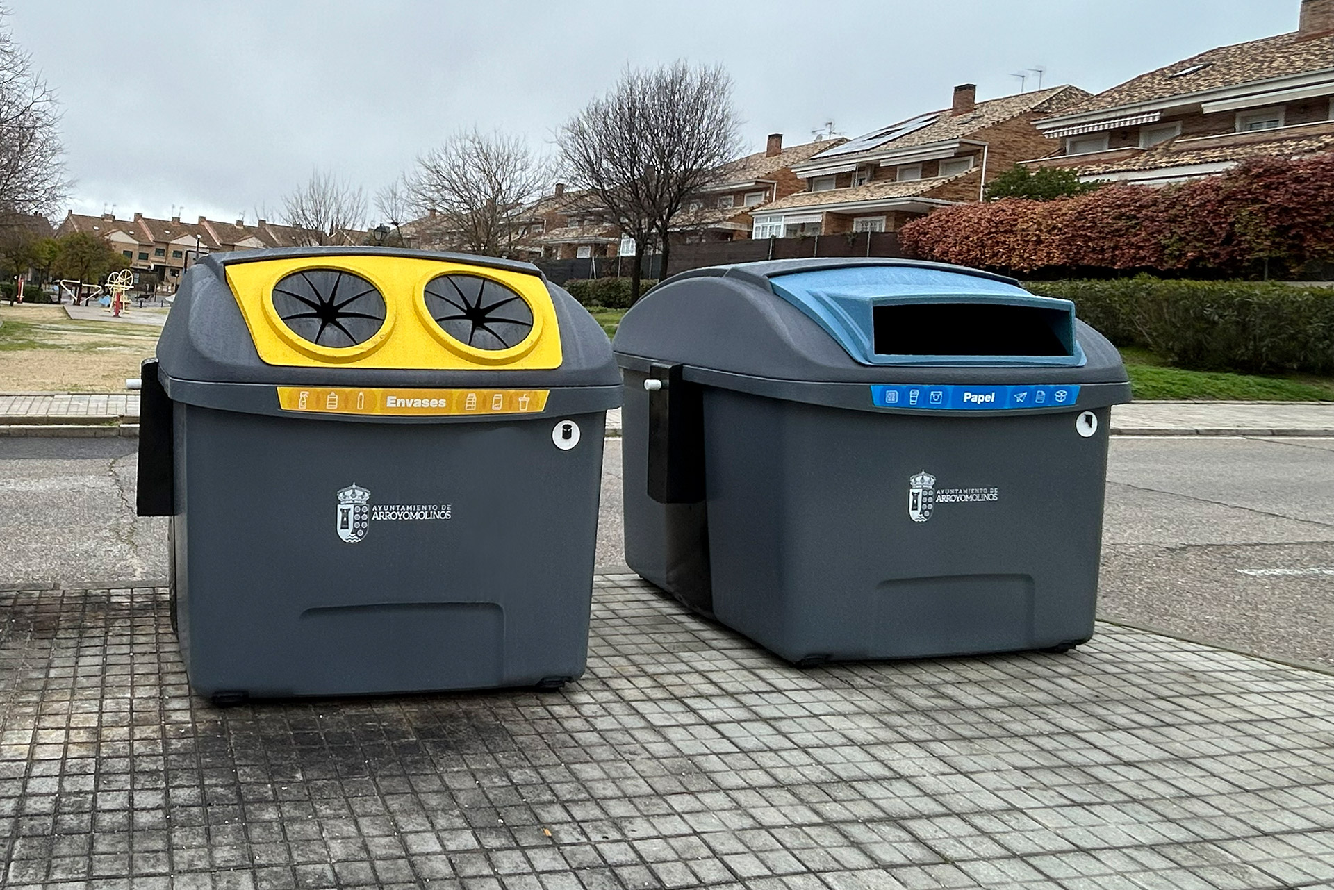 Arroyomolinos moderniza su gestión de residuos con la instalación de nuevos contenedores de carga lateral